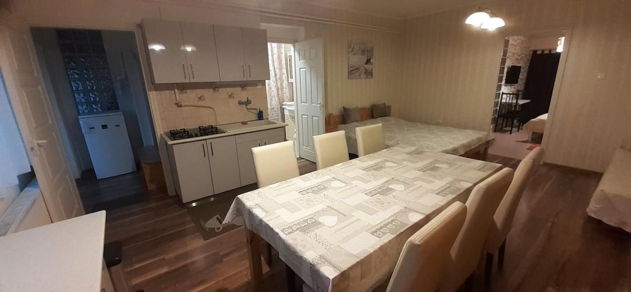 Oazis Apartmanhaz Hajdúszoboszló 外观 照片