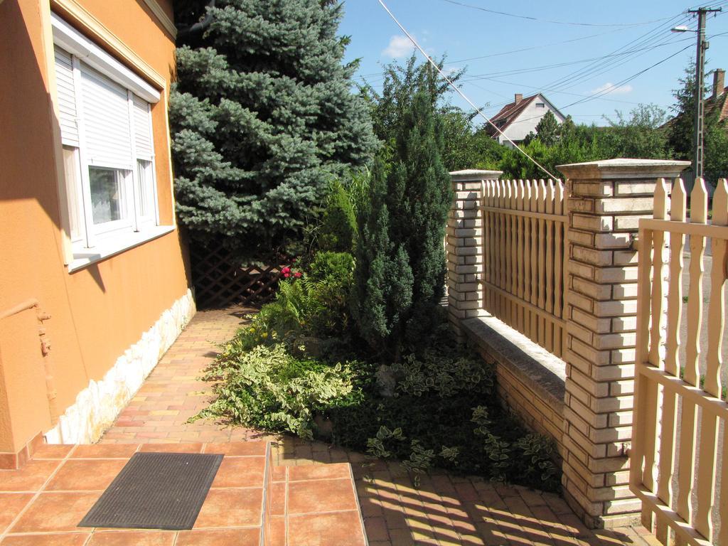 Oazis Apartmanhaz Hajdúszoboszló 外观 照片