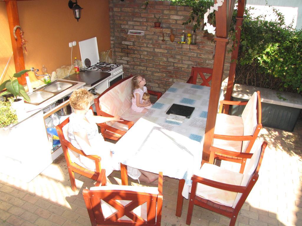 Oazis Apartmanhaz Hajdúszoboszló 外观 照片