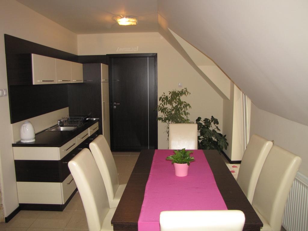 Oazis Apartmanhaz Hajdúszoboszló 客房 照片